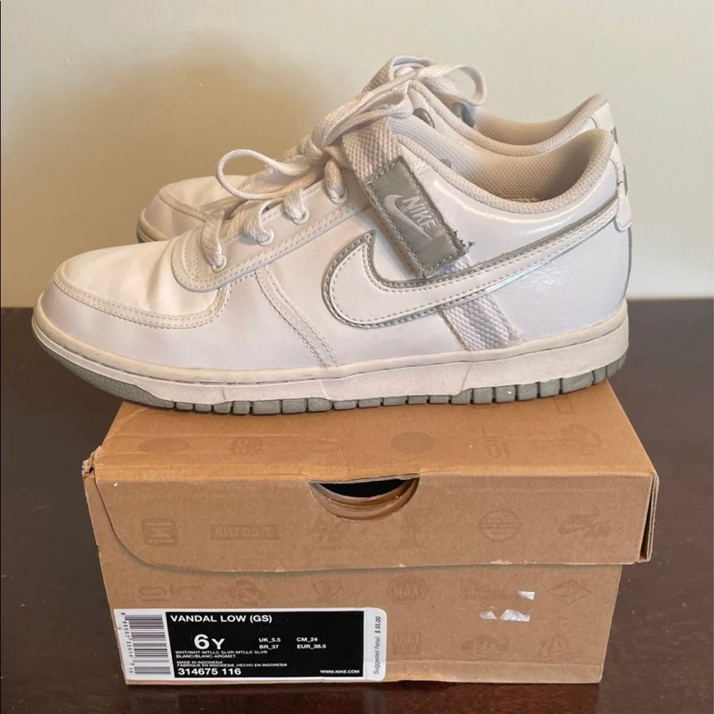 Nike Lovers!! Vandal Low in white/silver (Fits Youth/Womens)